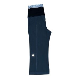 Lululemon yoga pants Capris small Reversible Gray Black Swirl Pattern leggings